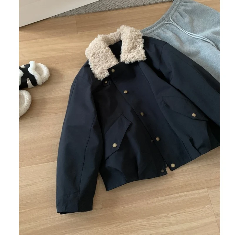 Damen Kurze Oversize-Bomberjacke mit Teddykragen und Druckknopfdetails Drune