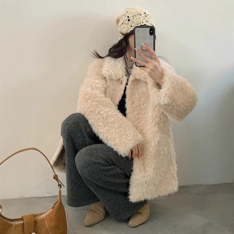 Damen Flauschiger Teddy-Mantel aus Kunstfell mit Hemdkragen und Boxy‑Silhouette Drune