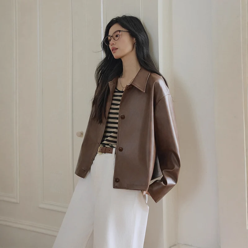 Damen Boxy-Lederoptik-Jacke mit Hemdkragen und Knopfleiste Drune