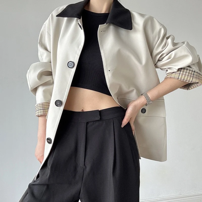 Damen Boxy Kurzjacke im leichten Trenchstil mit Kontrastkragen und kariertem Ärmelaufschlag Drune