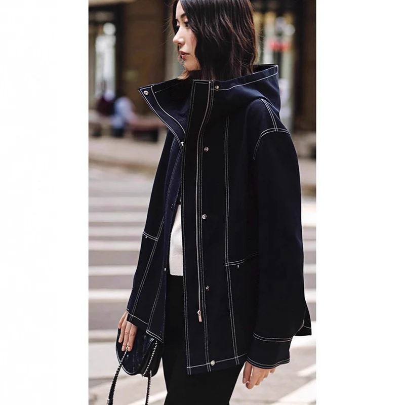 Damen Boxy‑Kapuzenparka mit sichtbaren Ziernähten und hochschließendem Stehkragen Drune