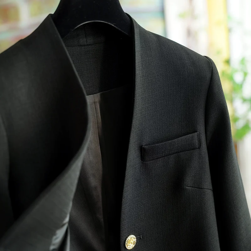 Damen Stilvoller Kurzblazer mit glamourösen Knöpfen Drune