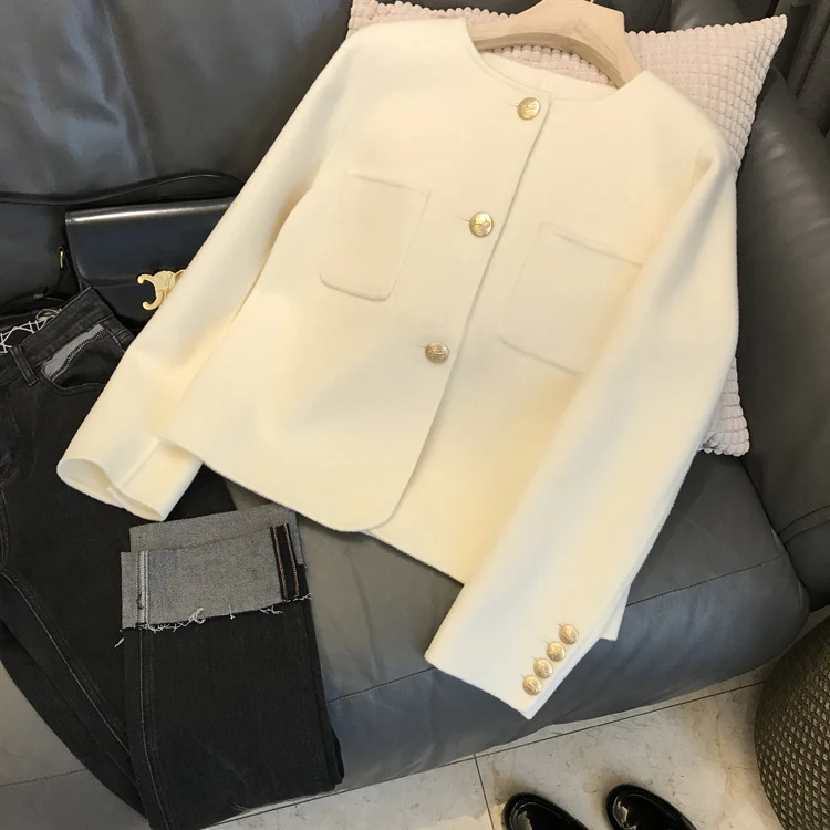 Damen Stilvolle Kurzjacke mit Knopfdetails Drune