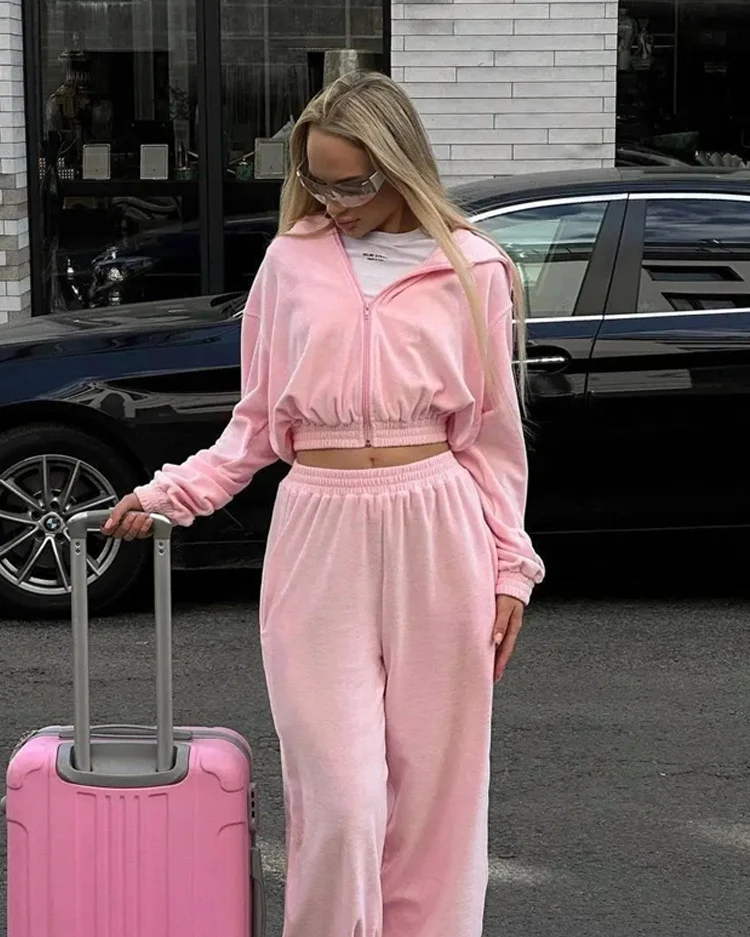 Lässiger Damen-Streetstyle-Cardigan mit Kapuze und Hose mit elastischem Bund, bestehend aus langen Ärmeln.