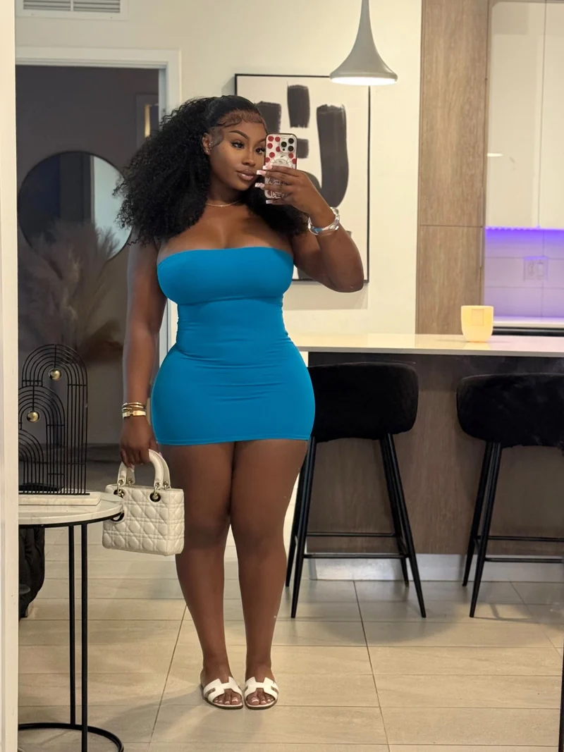 Damen ärmelloses Minikleid mit figurbetonendem Schnitt und eleganter Raffung Drune