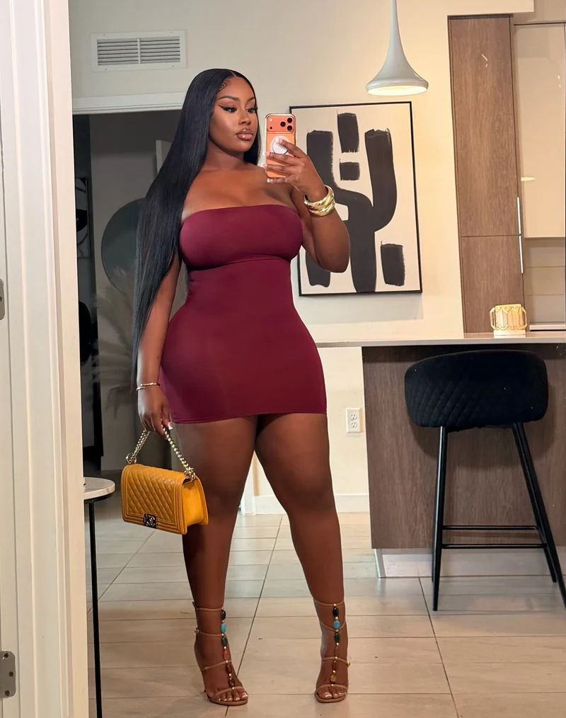 Damen ärmelloses Minikleid mit figurbetonendem Schnitt und eleganter Raffung Drune
