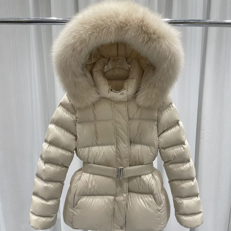 Damen Taillierte Stepp-Pufferjacke mit Gürtel, hohem Kragen und abnehmbarem Fellbesatz Drune
