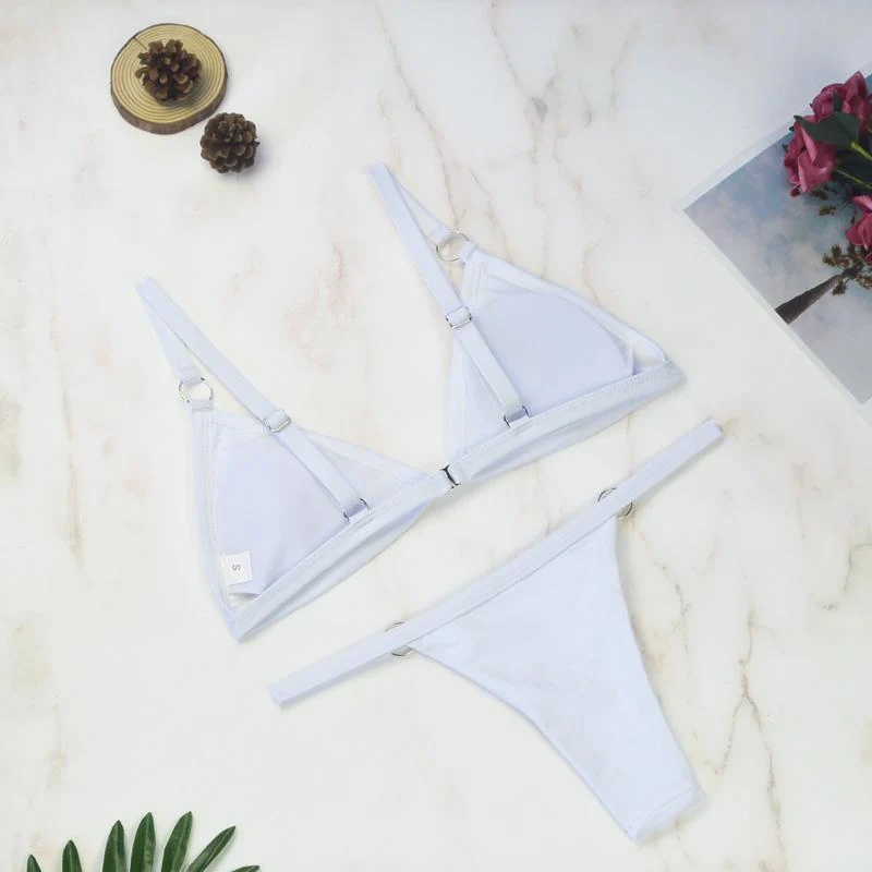Drune Zweiteiliger Bikini-Badeanzug mit goldfarbigen Metallringen und dreieckigen Körbchen
