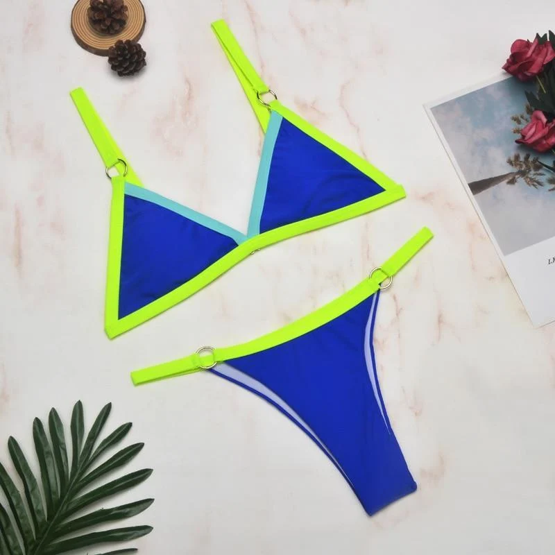 Drune Zweiteiliger Bikini-Badeanzug mit goldfarbigen Metallringen und dreieckigen Körbchen