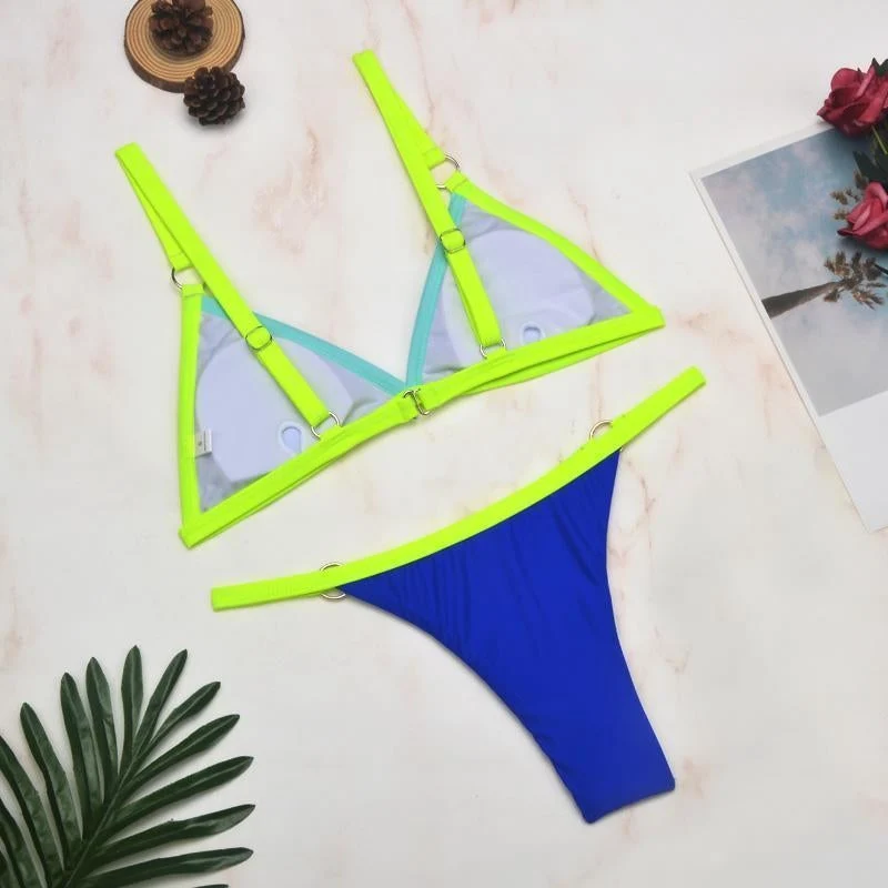 Drune Zweiteiliger Bikini-Badeanzug mit goldfarbigen Metallringen und dreieckigen Körbchen