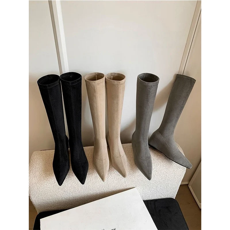 Damen Kniehohe Stretch‑Stiefel mit spitzer Zehenpartie und integriertem Keilabsatz Drune