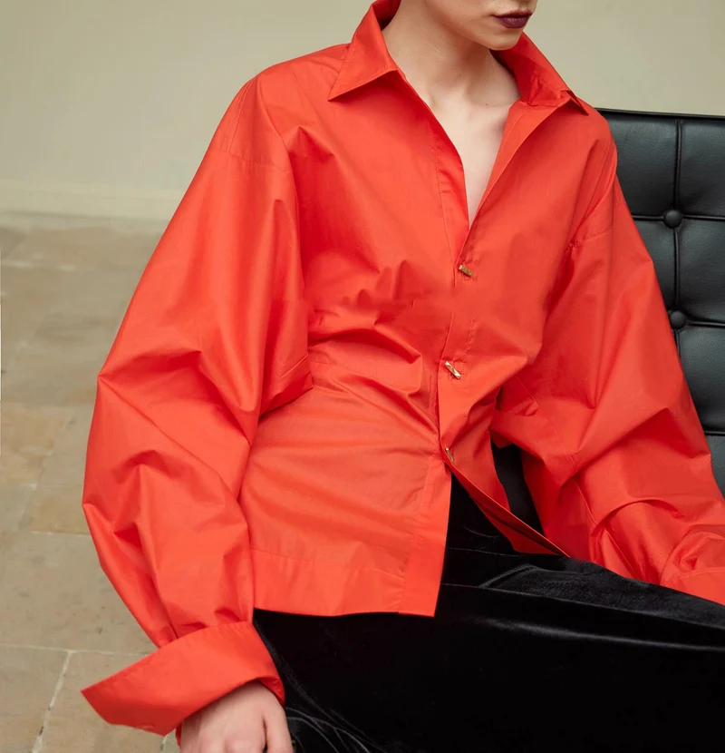 Damen Oversize-Bluse mit Ballonärmeln und taillierter V‑Schlitz-Form Drune
