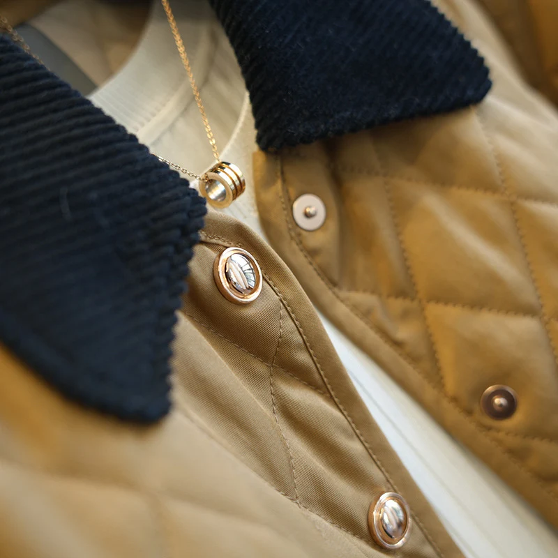 Damen Leichte gesteppte Übergangsjacke mit Cordkragen und Druckknopfleiste Drune