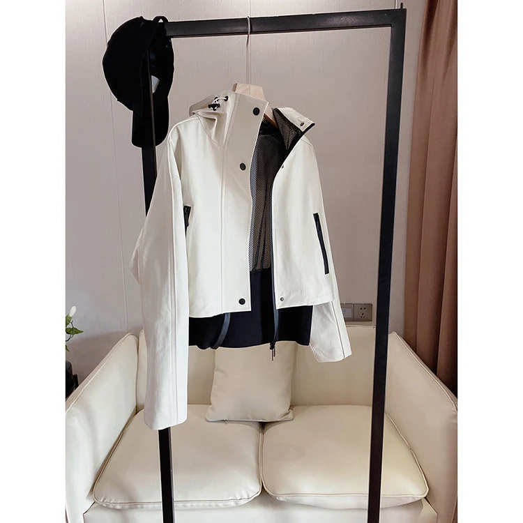 Damen Kurze Kapuzenjacke mit Mesh-Futter, verdeckter Reißverschluss und Kontrastdetails Drune