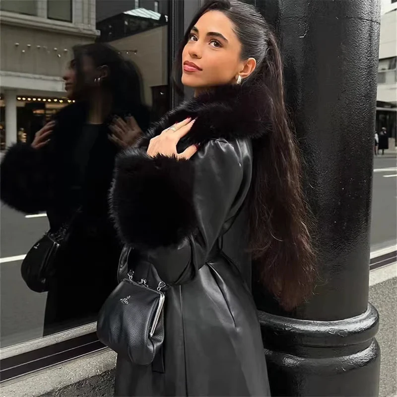 Damen Oversize Kunstlederjacke mit kinesi‑inspirierten Kordelverschlüssen Drune