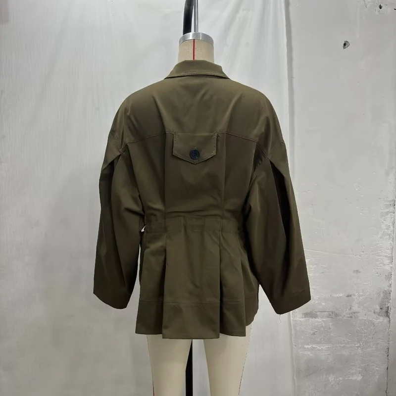 Damen Oversize-Boxy-Übergangsjacke mit großen Pattentaschen und Tunnelzug Drune