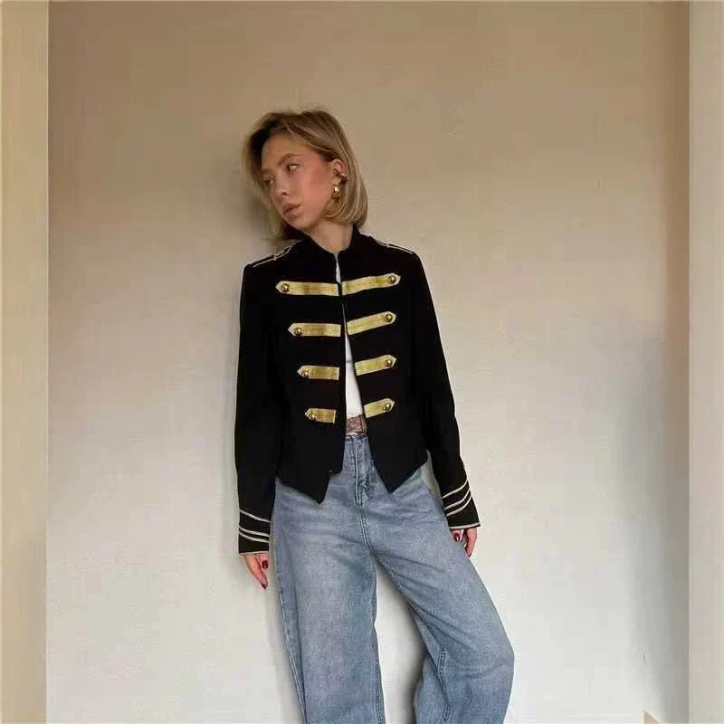 Damen Militärinspirierte Kurzjacke mit Stehkragen und goldenen Zierstreifen Drune