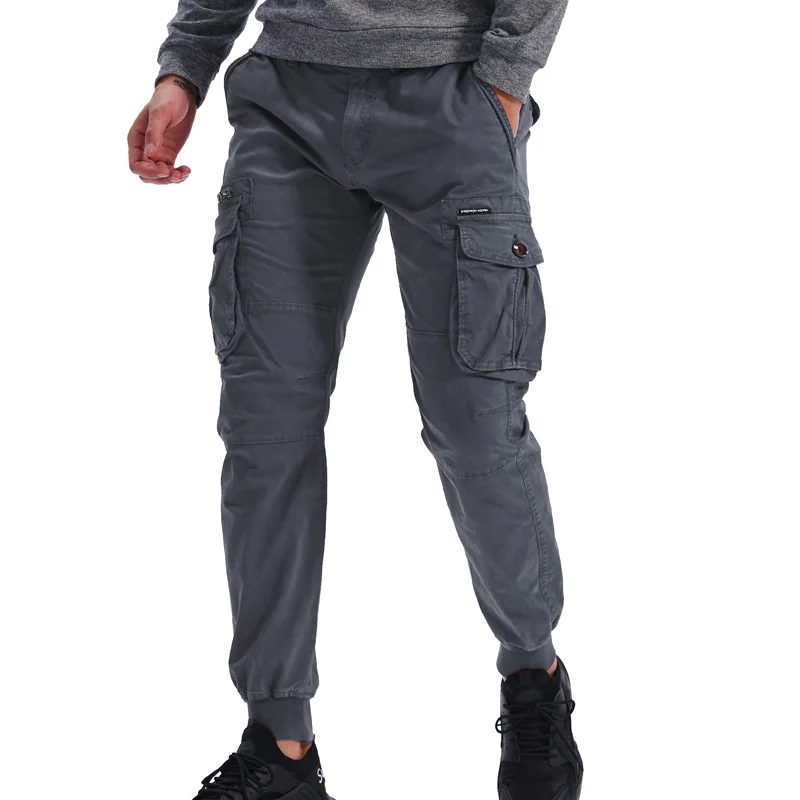Herren Cargo-Jogginghose mit Multifunktionstaschen, elastischen Bündchen und tapered Fit Drune
