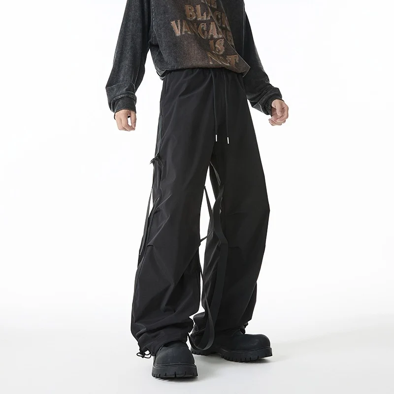 Damen Weite Tech-Cargo-Hose mit Tunnelzugbund, Beinriemen und wasserabweisender Nylon‑Optik Drune