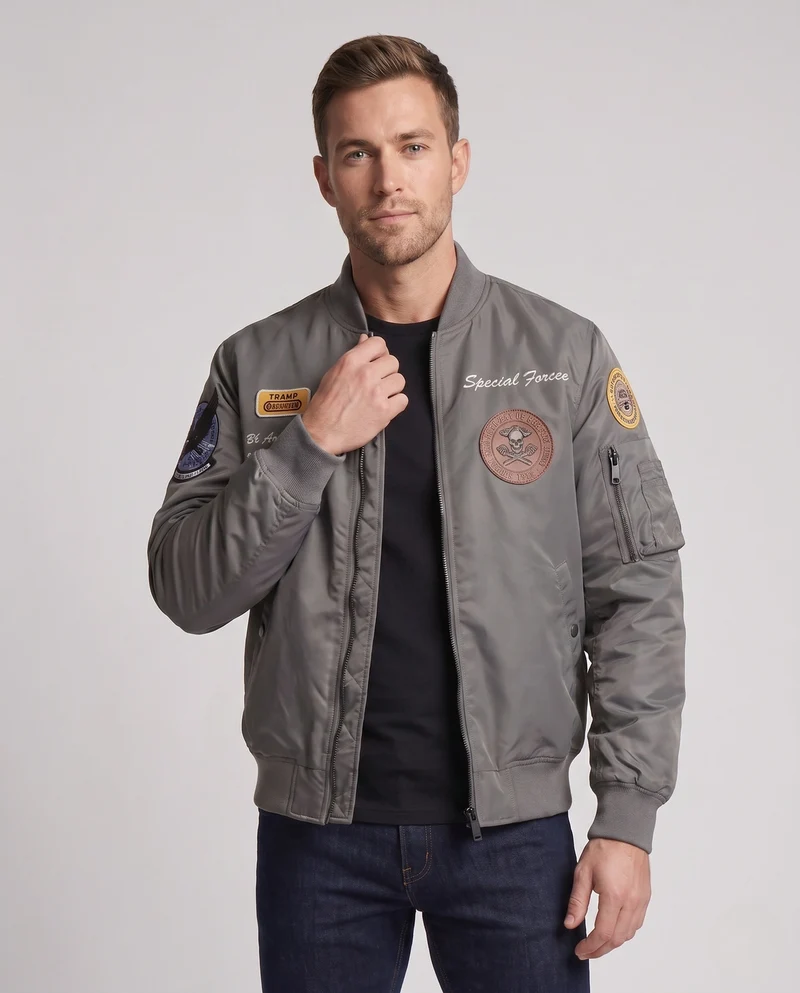 Herren gepolsterte Bomberjacke im Pilotenstil mit bestickten Patches und Armtasche Drune