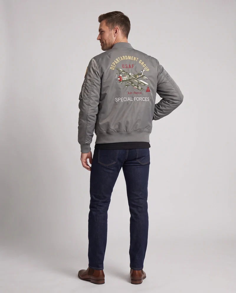 Herren gepolsterte Bomberjacke im Pilotenstil mit bestickten Patches und Armtasche Drune
