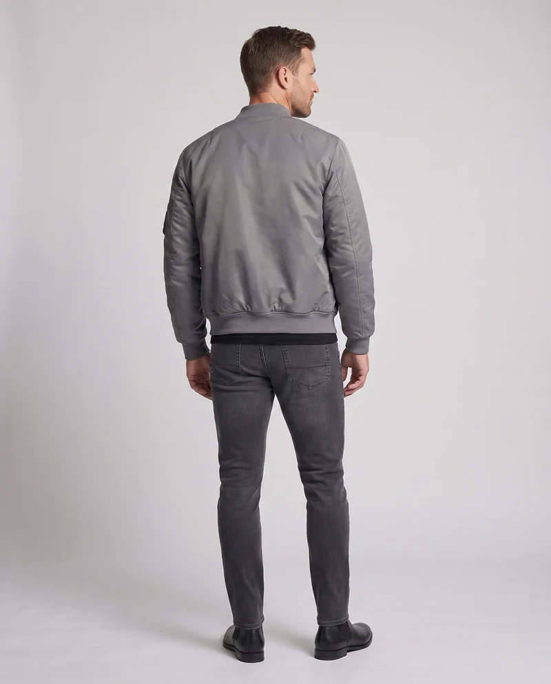 Herren isolierte MA-1 Bomber im Utility-Look mit Armtasche und geripptem Saum Drune