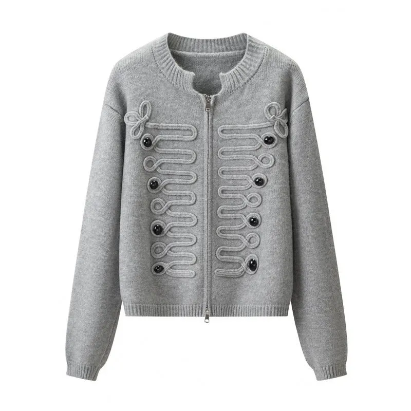 Damen Kurz geschnittene Strickjacke mit dekorativen Kordelapplikationen und Zwei-Wege‑Reißverschluss Drune