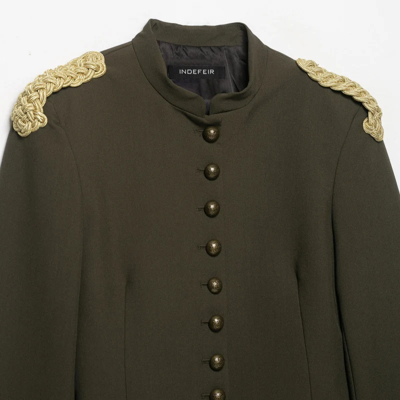 Damen Kurz geschnittene Militärjacke mit Schulterkordeln und Zierknöpfen Drune
