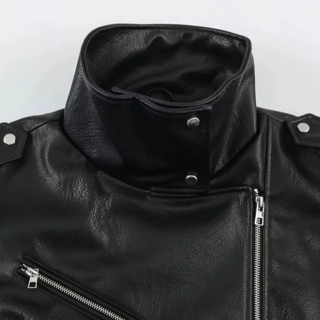 Damen Kurz geschnittene Bikerjacke aus Kunstleder mit asymmetrischem Reißverschluss, Stehkragen und Schulterklappen Drune