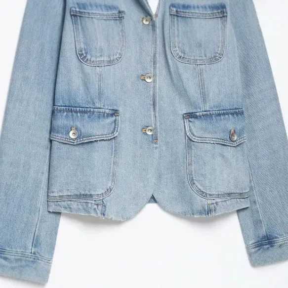 Damen Jeansjacke im Utility-Look mit Stehkragen, Pattentaschen und Schulterpatten Drune
