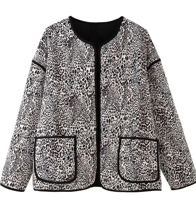Damen gesteppte Oversize-Jacke mit Leoprint, Rundhalsausschnitt und aufgesetzten Taschen Drune
