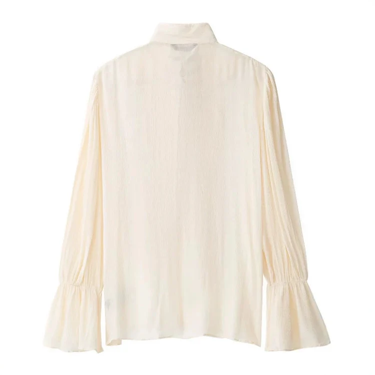 Damen Bluse im Military‑Plastron‑Look mit Stehkragen und Plisséeärmeln Drune