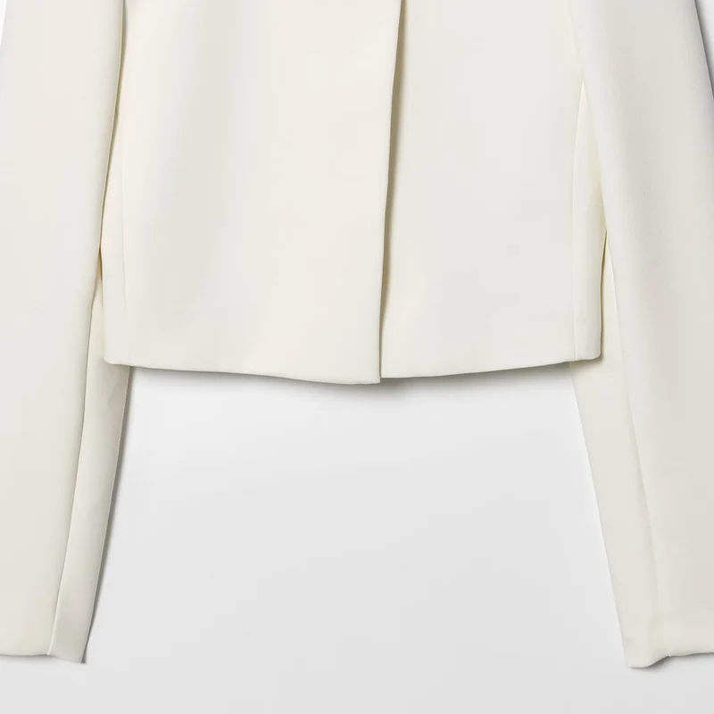 Damen 80+ taillierter Cropped-Blazer mit Stehkragen und verdeckter Knopfleiste Drune