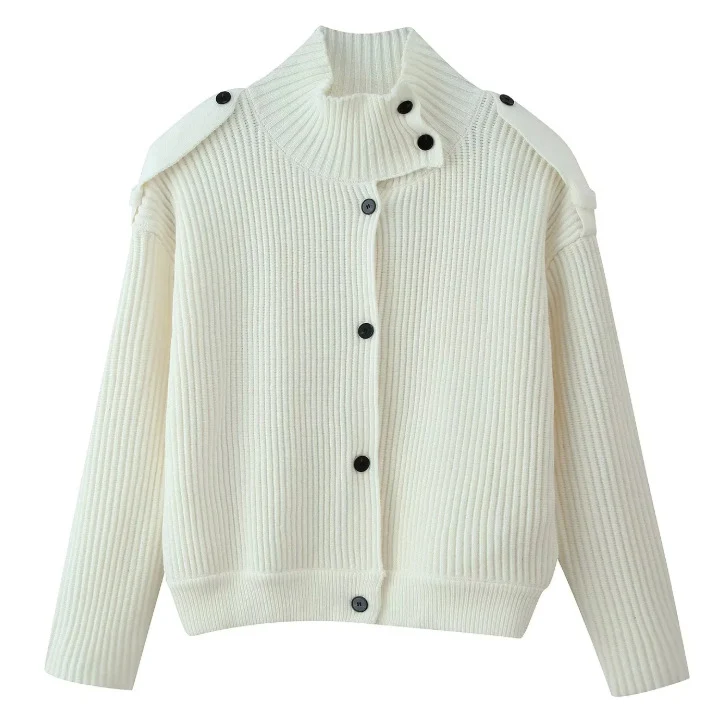 Damen 80+ kurzer Rippstrick‑Cardigan mit hohem Stehkragen und Knopfleiste Drune