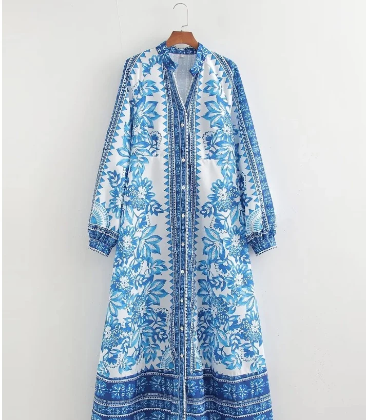 Damen 70+ langes Boho‑Maxikleid mit floralem Print, durchgehender Knopfleiste und gerafften Ärmelbündchen Drune