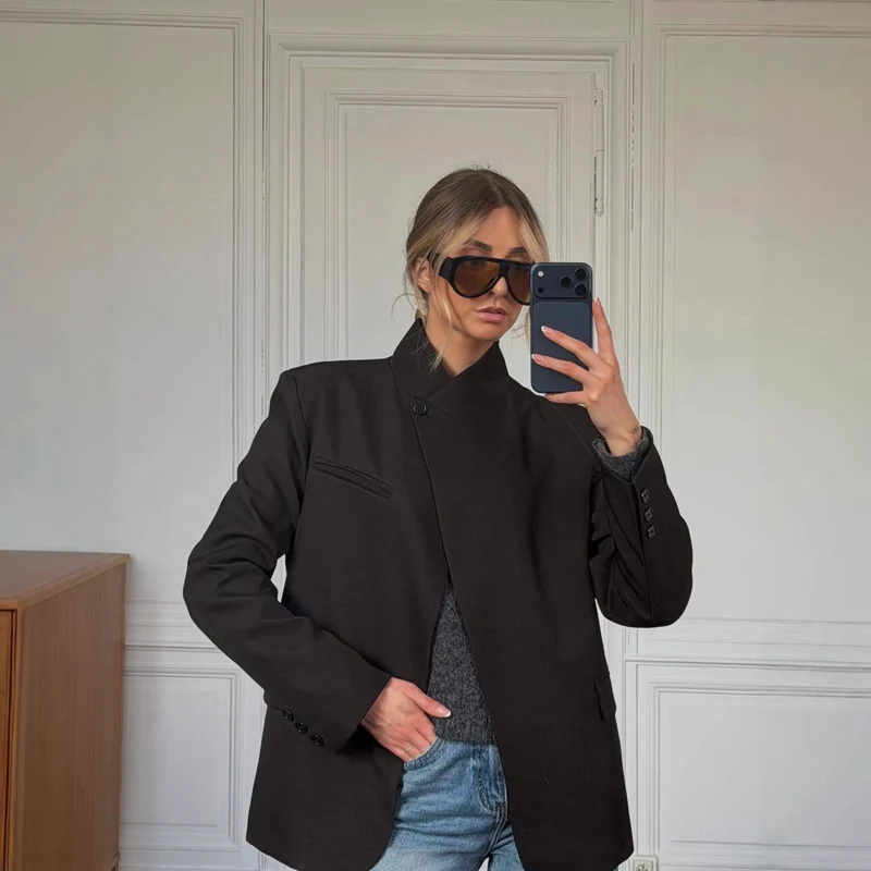 Damen 60+ karierter Mantelblazer mit Mandarinkragen, asymmetrischer Überlappung und Pattentaschen Drune