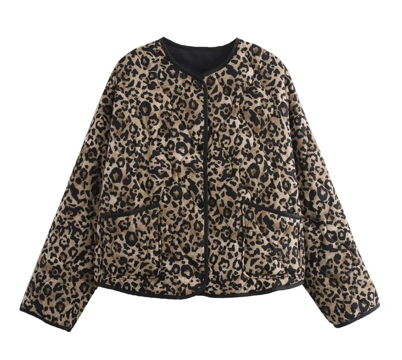 Damen 60+ gesteppte Kurzblousonjacke im Animalprint mit Rundhals und aufgesetzten Taschen Drune