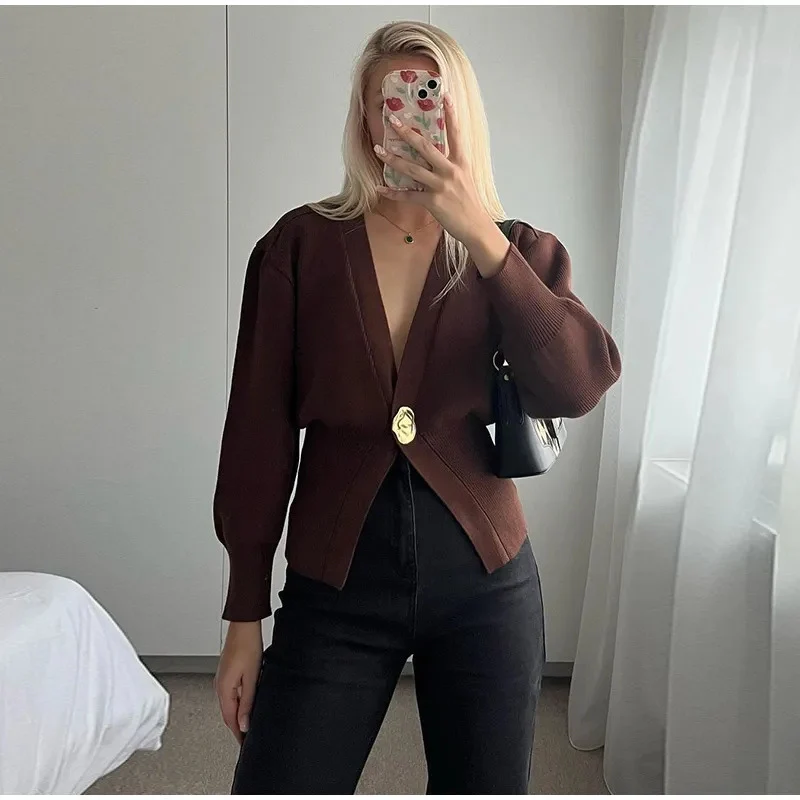 Damen 500+ Cropped‑Cardigan mit Taillenraffung, tiefem V‑Ausschnitt und großem Zierknopf Drune