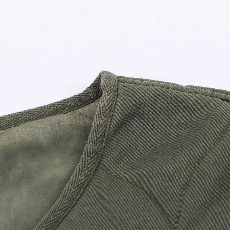 Damen Kurz gesteppte Jacke mit Rundhalsausschnitt, Zweiwege-Reißverschluss und Knopfleiste Drune