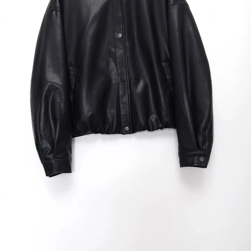 Damen Kurz geschnittener Oversize‑Bomber im Bikerstil aus veganer Lederoptik mit Stehkragen Drune