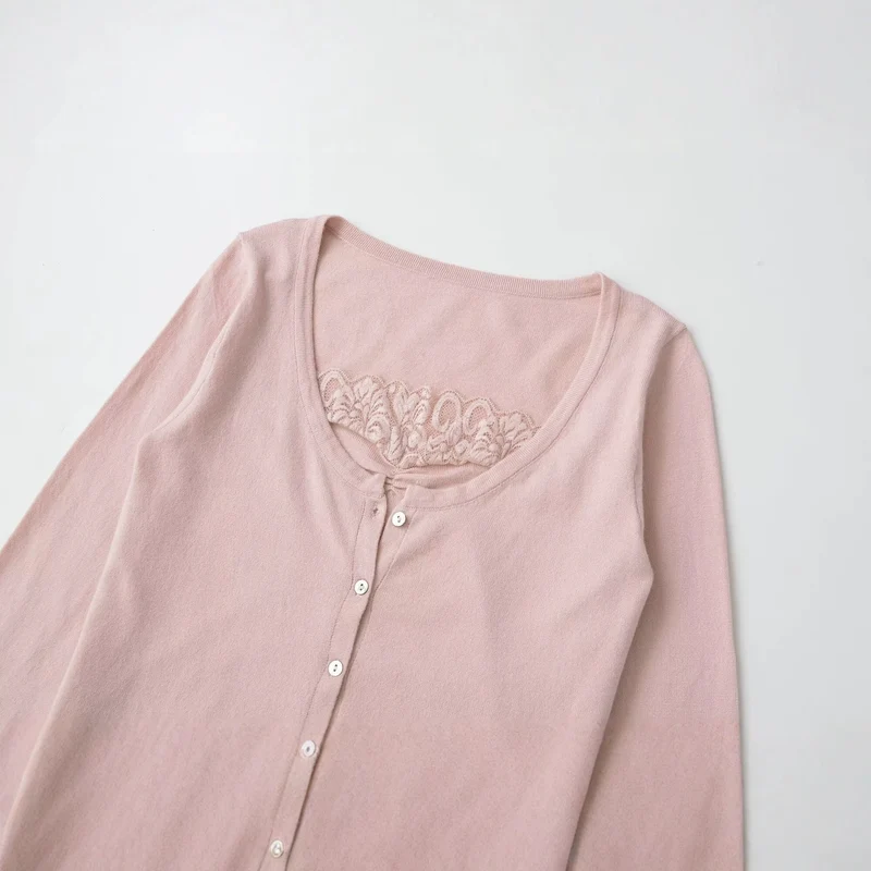 Damen Kurz geschnittener Feinstrick-Cardigan mit Spitzen-Einsatz Drune