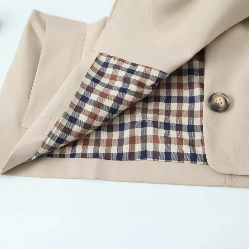 Damen Kurz geschnittene Boxy-Jacke mit weitem Hemdkragen und durchgehender Knopfleiste Drune