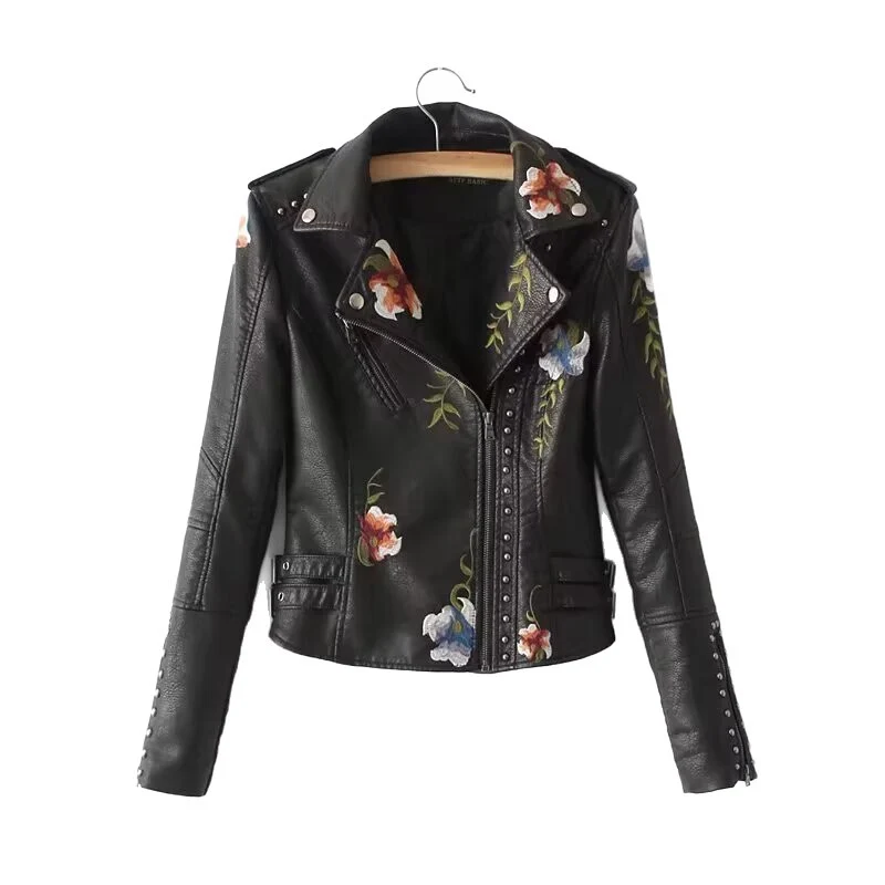 Damen Kurz‑Bikerjacke aus veganer Lederoptik mit bestickten Blumenapplikationen und Nieten Drune