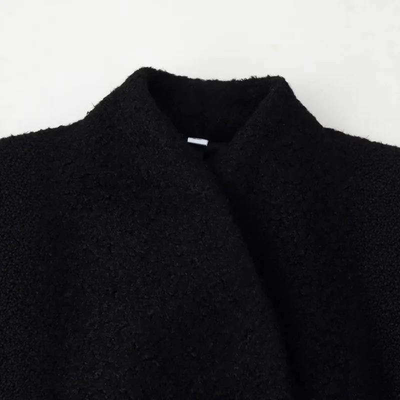 Damen Kragenlose Bouclé-Jacke mit taillierten Abnähern und Pattentaschen Drune