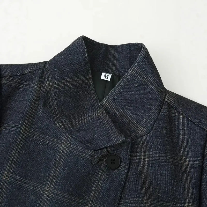 Damen Karierter Kurzblazer mit Stehkragen und Pattentaschen Drune