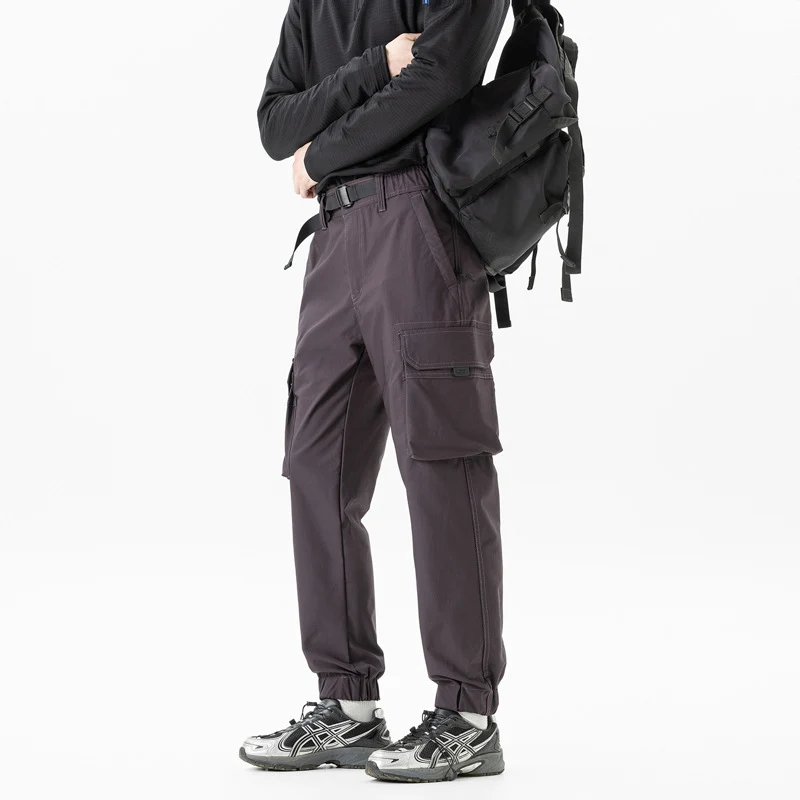 Herren Leichte Outdoor‑Cargohose im Joggerstil mit integriertem Webgurt und elastischen Knöcheln Drune