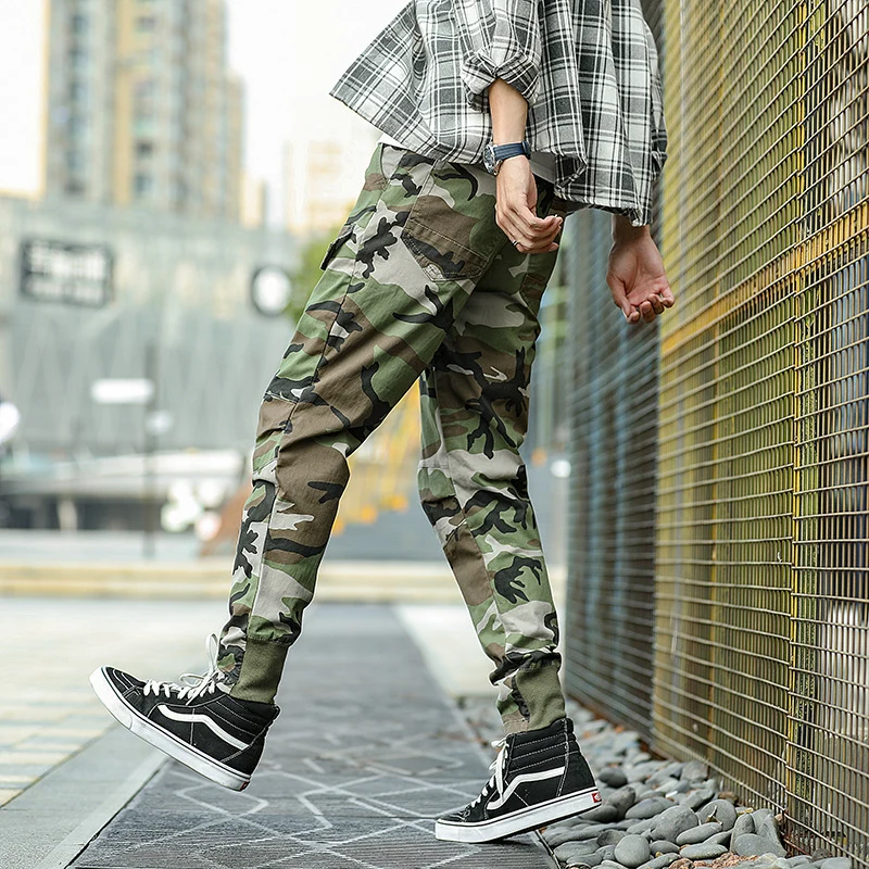 Herren Slim-Fit Utility-Jogger mit Kordelzug Kniepanele und aufgesetzten Klappentaschen Drune