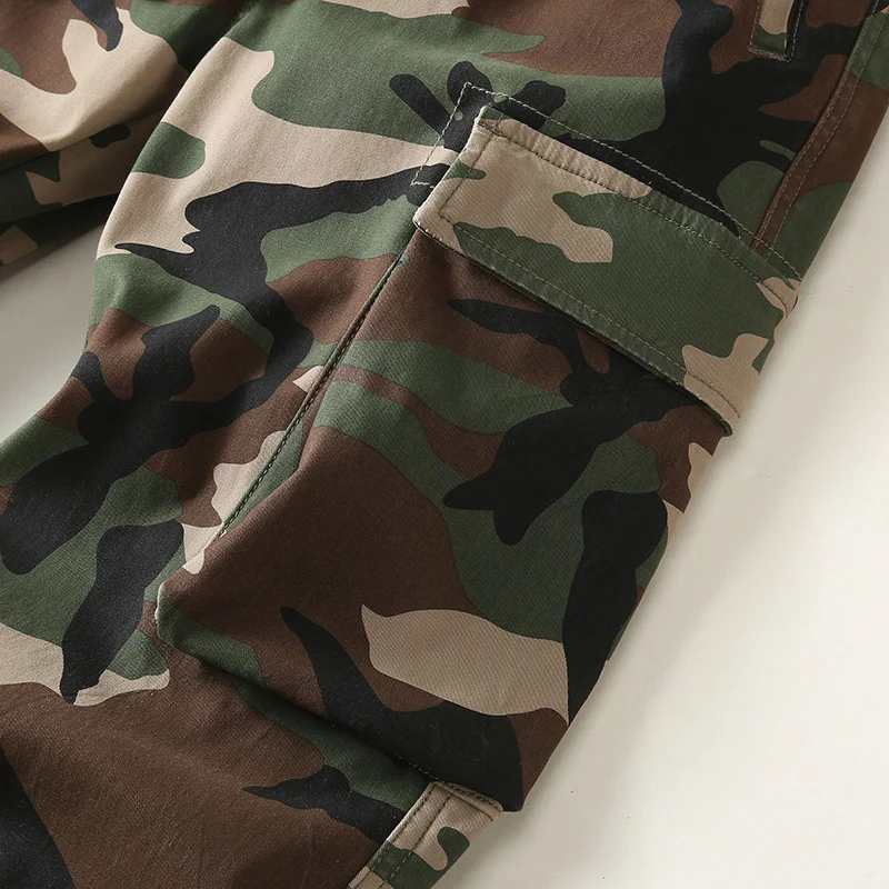 Herren Slim-Fit Cargohose im Tarnmuster mit elastischem Tunnelzugbund und verstärkten Knien Drune