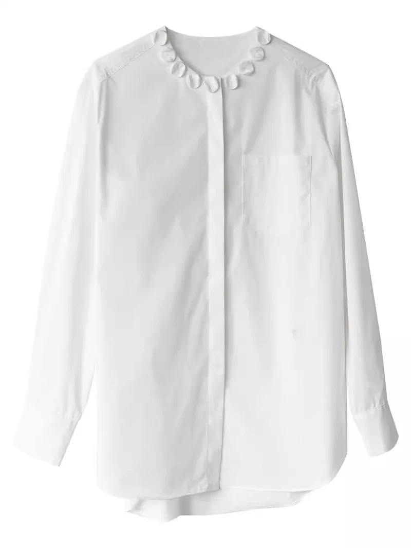 Damen Elegante Bluse im weiten Schnitt mit verdeckter Knopfleiste und Blumenapplikation am Rundhals Drune