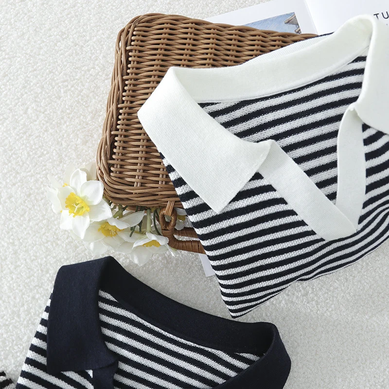 Damen Ringel-Polo-Feinstrickshirt mit offenem V-Schlitz und kontrastierendem Kragen Drune